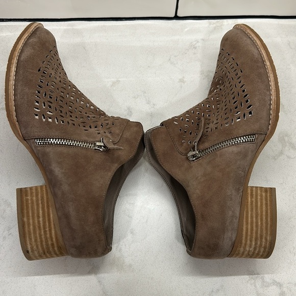 Sbicca Taniss Vintage Laser Cut Suede Leather Women's Mule Clog Zip Booties Boho - Picture 7 of 15